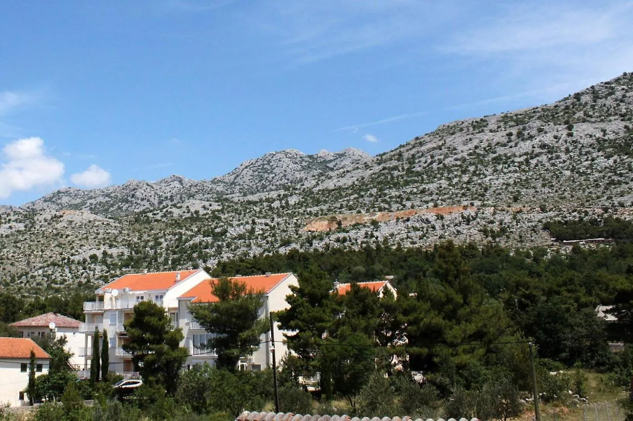 Apartments And Rooms By The Sea Starigrad, Paklenica - 6591 3*, ستاريغغاد باكلينتسا